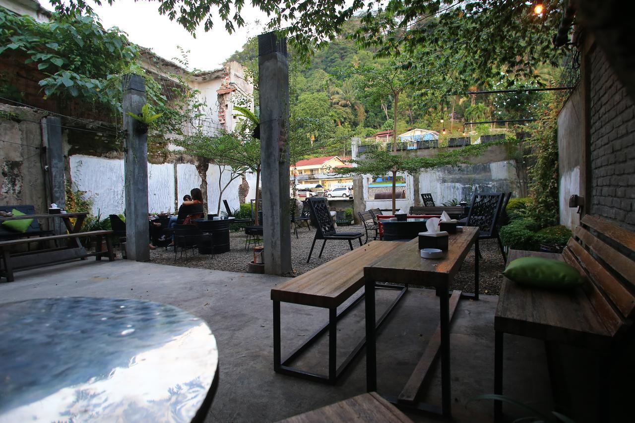 Bat & Arrow Hotel Padang  Exterior foto