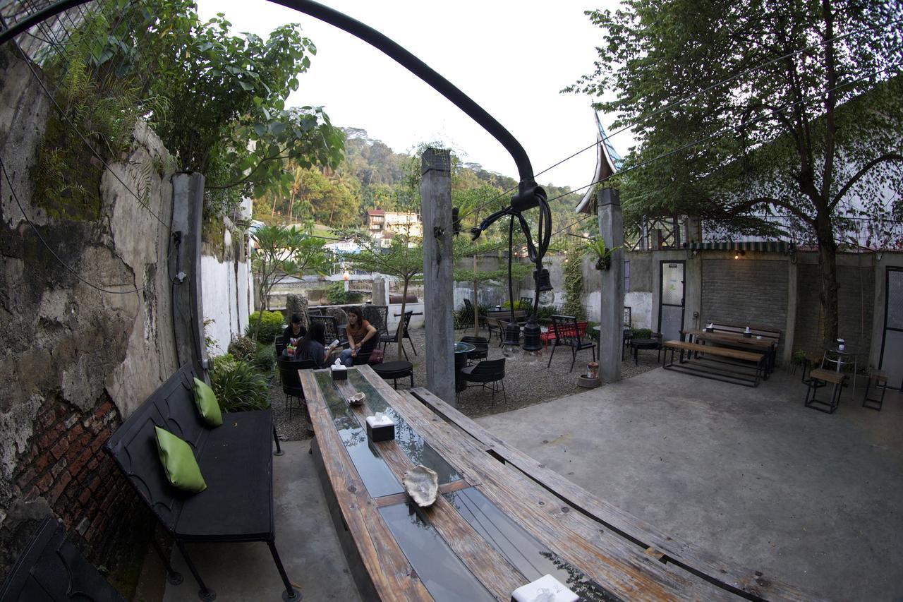 Bat & Arrow Hotel Padang  Exterior foto