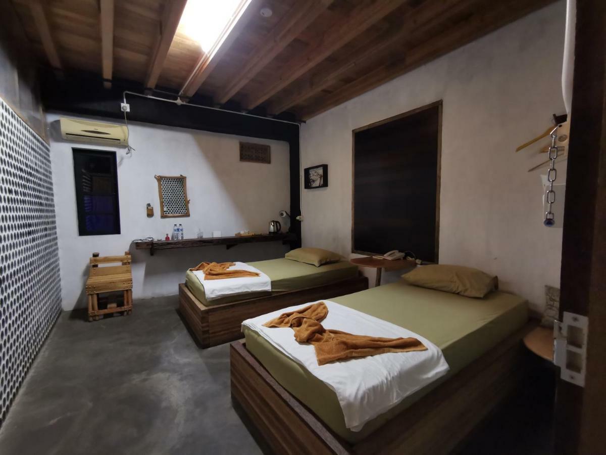 Bat & Arrow Hotel Padang  Cameră foto