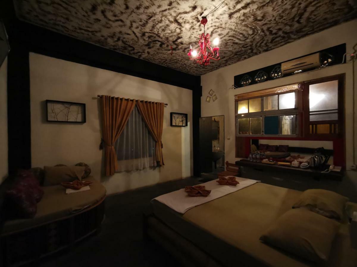 Bat & Arrow Hotel Padang  Cameră foto